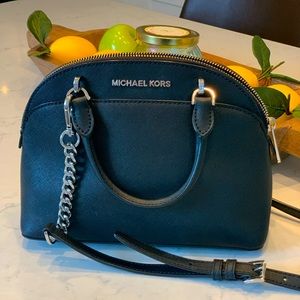 MICHAEL Michael Kors purse. Crossbody/handbag